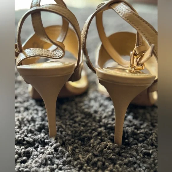 COACH gold heels size 7!  Good condition! - Picture 2 of 5